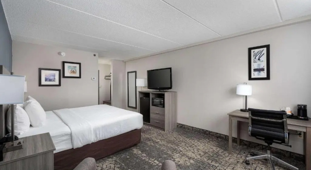 Номер Standard Clarion Hotel & Convention Center Joliet