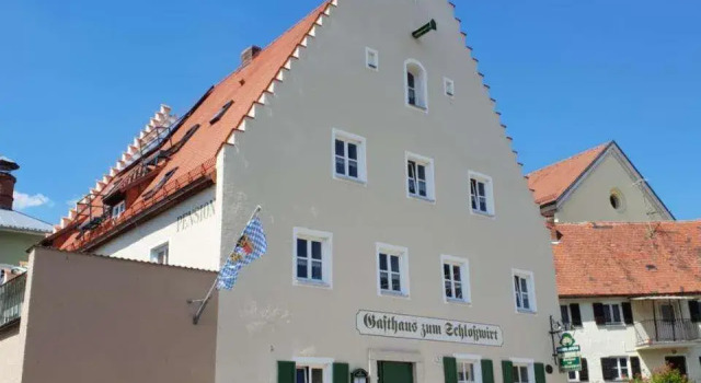 Gasthaus zum Schloßwirt, Varaa Hotelli Hotellit Baijeri pysäköinnillä, Pysäköinti