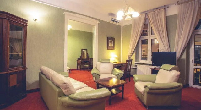 Апартаменты Deluxe Hotel - Pokoje i Apartamenty Heban