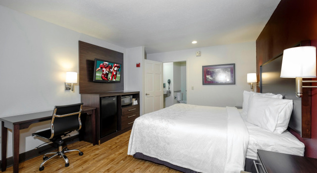 Red Roof Inn PLUS+ Hammond, Забронировать Отель Хаммонд Луизиана