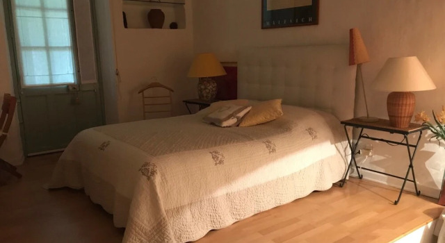 Chambre de Charme et Patio Fleuri, Rezerwuj Hotel Nimes Gard