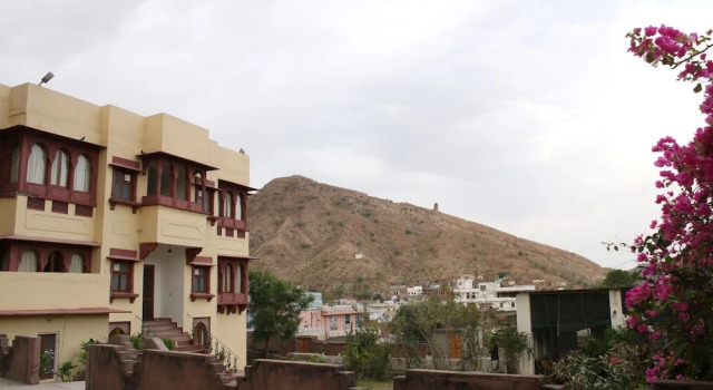 V Resorts Adhbbhut Jaipur, Забронировать Отель Отели штата Раджастхана 3 звезды, 3*