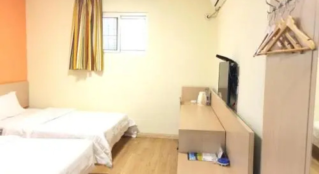 7 Days Inn Xian Xishaomen Laodong Road Subway Station Branch, Prenota Hotel Hotel a Shaanxi con parcheggio, Parcheggio