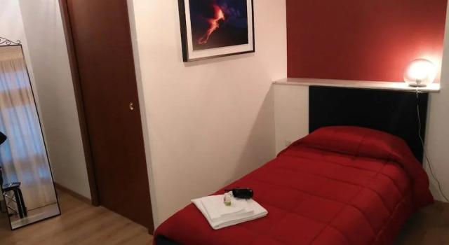 Tosca B&B, Забронировать Отель «постель и завтрак» Катания Сицилия, рядом с Кафедральный собор Катании