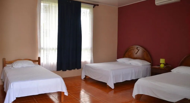 Lumbres del Arenal Cabinas y Villas, Varaa Hotelli Hotellit Alajuela uima-altaalla, Uima-allas