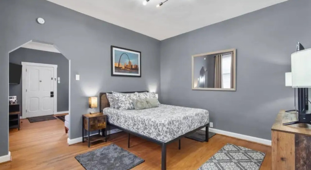 Pattison, Book Hotel Saint Louis Missouri