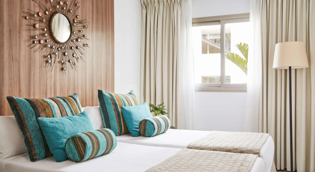 Люкс Swim Up с 2 комнатами Zafiro Palace Alcudia