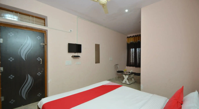 OYO 18515 Hotel Jal Mahal Jhalak Palace