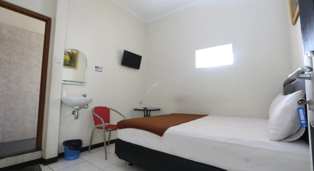 Bantal Guling Braga Guesthouse, Boek Hotel Bandung Wetan Bandung, in de buurt van Stasiun Hall Bus Terminal
