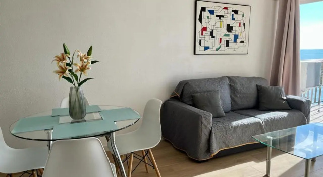 Apartamento frente al mar en Calpe con parking para 4 personas