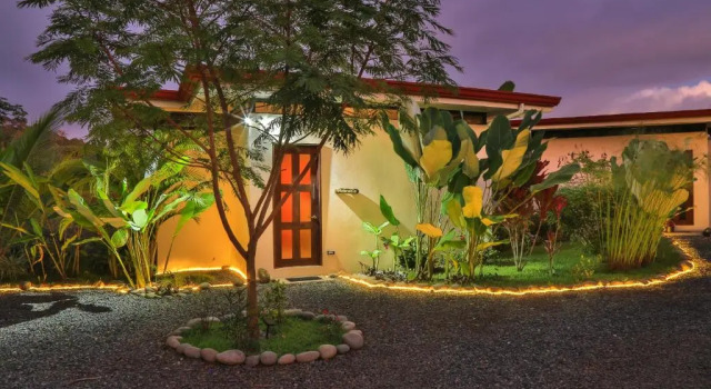 Вилла Natures Edge Boutique Hotel