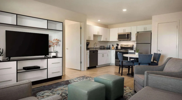 Люкс с 3 комнатами WaterWalk Extended Stay Raleigh Durham Research Triangle