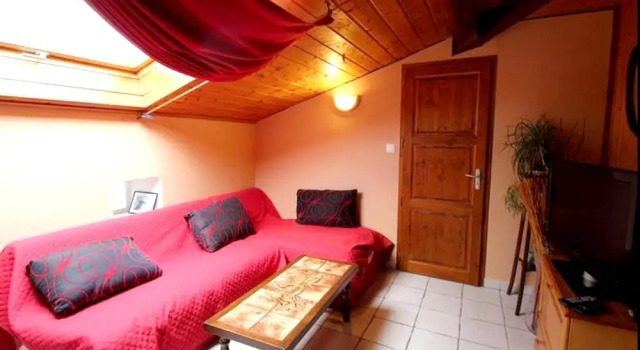 House With 2 Bedrooms in Champis, With Wonderful Mountain View, Enclos, Rezervasyon Otel Champis Ardèche