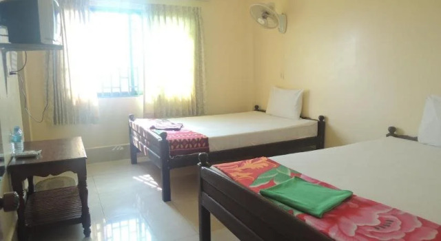 Heng Sophea Guest House, Prenota Affittacamere Stueng Saen 