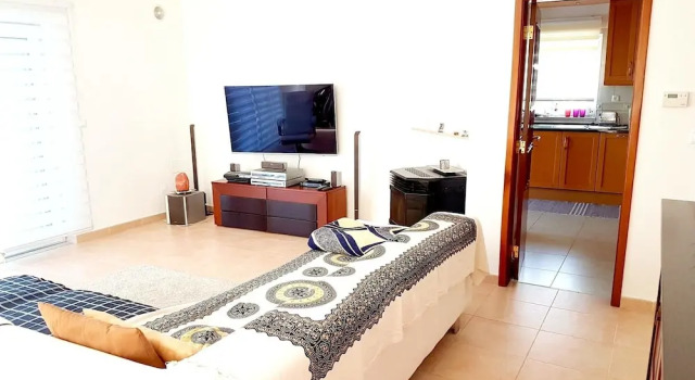 House With 3 Bedrooms in Charneca de Caparica, With Enclosed Garden an, Book Hotel Hoteller i Charneca med pool, Swimmingpool