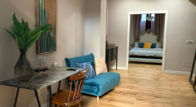 Tony appartment- in the heart of Milan, Book Hotel Businesshoteller i Milano, nær Pasteur, 4* 5*