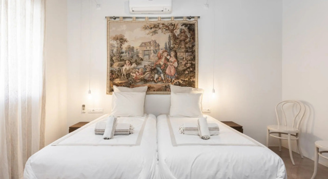 Home2Book Stunning Design House Arafo