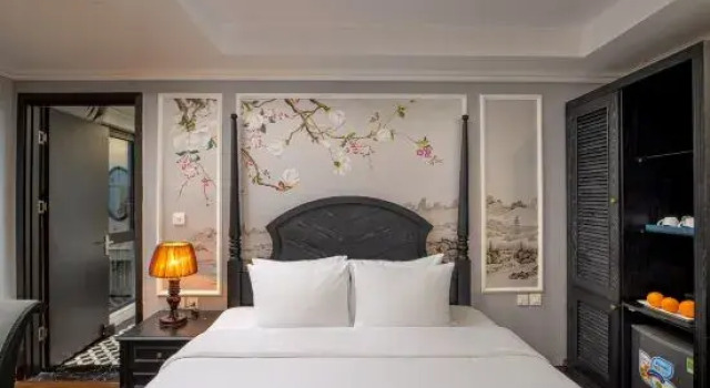 Полулюкс Amara Hanoi Hotel and Spa