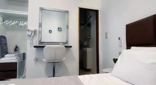 Stam's Studio Apartment with yard