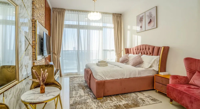 Tanin - Wake Up To Dubai Skyline From This Stylish Studio