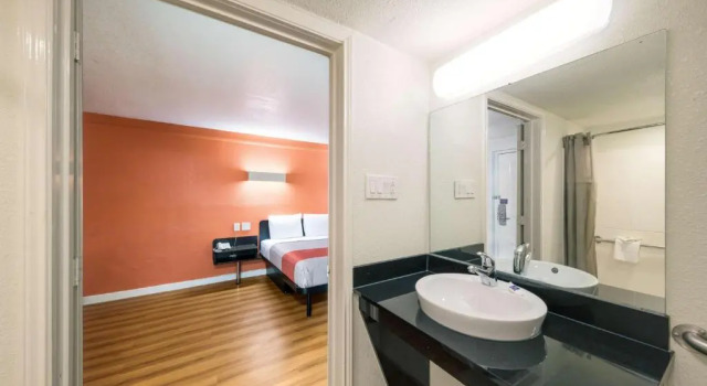Двухместный номер Standard Motel 6-Dallas, TX - Farmers Branch