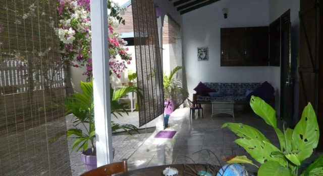 Коттедж Maison dhôte "Les Bougainvillées"
