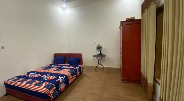 Номер Economy Hotel O Kebun Manis Homestay Near Lapangan Bola Volly Batu Kumbung