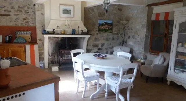 Maison de caractère face à l abbaye de lagrasse, Rezervasyon Otel Lagrasse Corbières