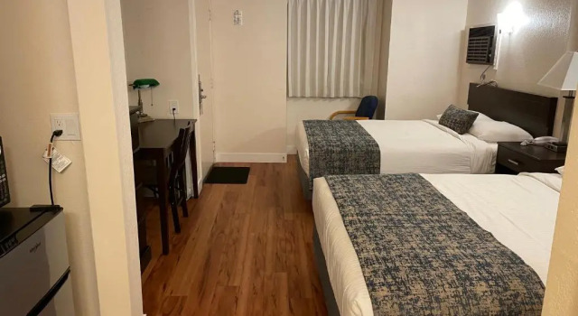 Четырёхместный номер Standard Sunbeam Motel