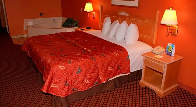 Двухместный люкс Garner Hotel Phoenix Northwest - Surprise by IHG