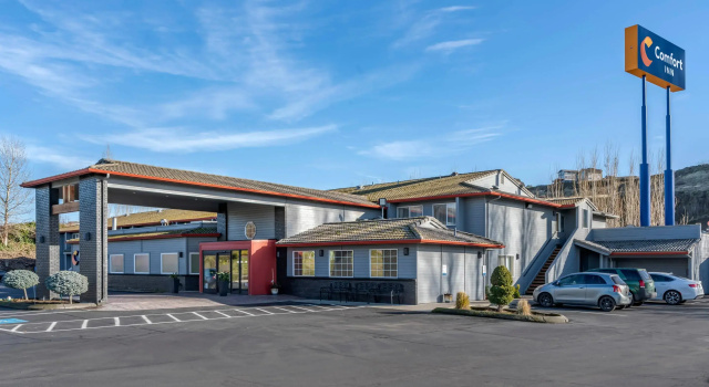 Comfort Inn Columbia Gorge, Rezerwuj Hotel Hotele w Columbia River Gorge z parkingiem, Parking