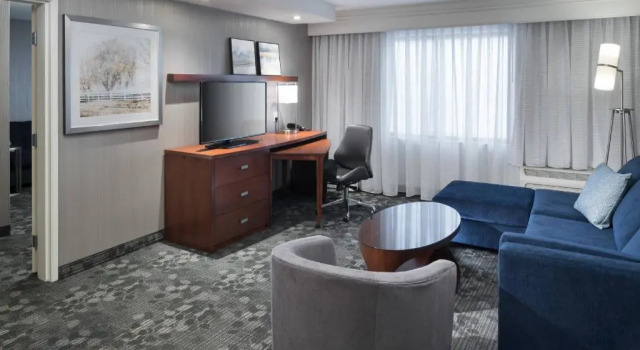 Люкс Courtyard by Marriott West Orange