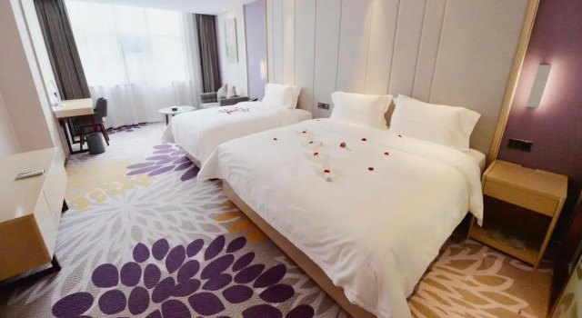 Семейный номер Standard Lavande Hotel Xingyi Jushan Avenue