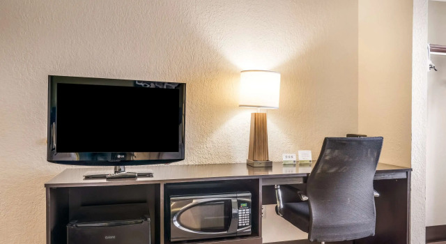 Четырёхместный номер Standard Sleep Inn & Suites Jacksonville near Camp Lejeune