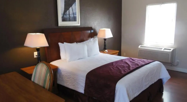 Номер Standard Hi-Way Host Motel