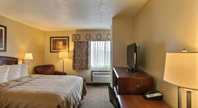 Двухместный номер Standard c 1 комнатой Quality Inn La Crosse North