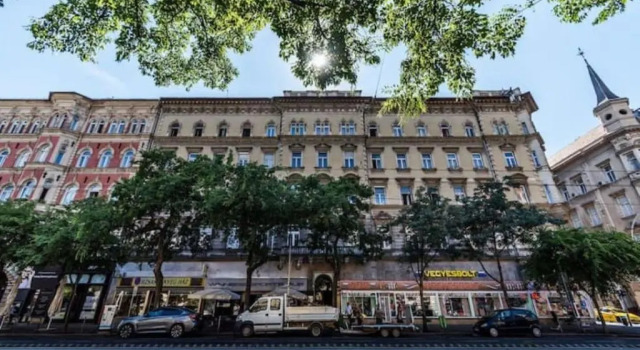 Апартаменты Very stylish and central AC apartment