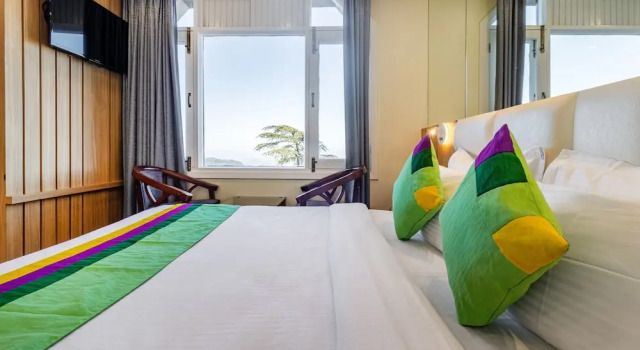 Люкс Deluxe Treebo Varuna With Mountain View, Mall Road
