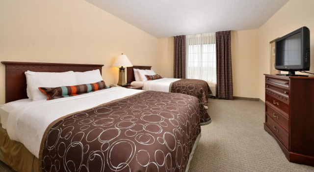 Четырёхместный люкс c 1 комнатой Staybridge Suites West Des Moines by IHG