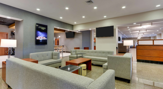 Drury Inn & Suites Orlando, Rezerwuj Ośrodek wypoczynkowy Hotele w Kissimmee z parkingiem, Parking