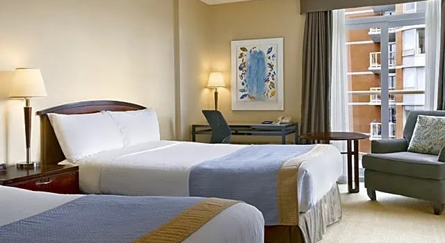 Четырёхместный номер Comfort Coast Victoria Hotel & Marina by APA