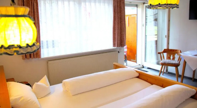 Двухместный номер Standard с балконом Gasthaus Adler Fohrenbühl