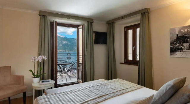 Двухместный номер Standard с балконом и с видом на озеро Hotel Garni Corona
