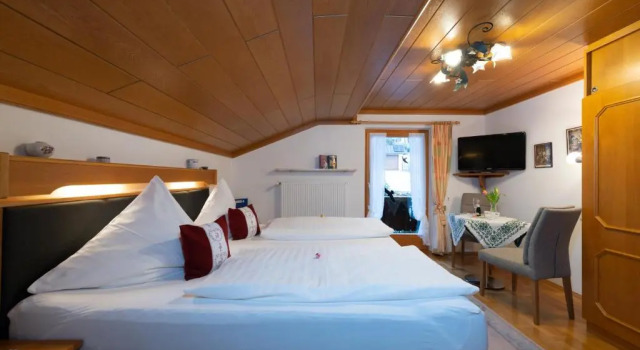Двухместный номер Standard с балконом Haus Karoline