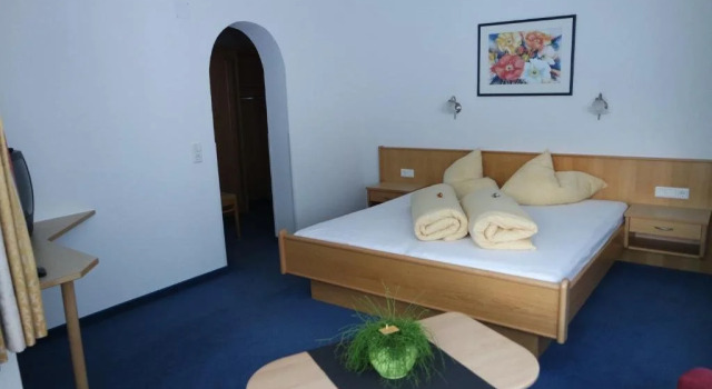 Apart Alina, Prenota Hotel Hotel a Tirolo con parcheggio, Parcheggio