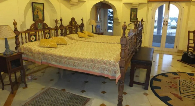Люкс с видом на озеро Udai Bilas Palace