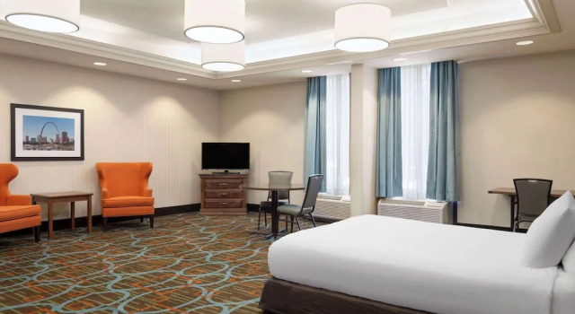 Люкс Wingate by Wyndham St Louis Airport