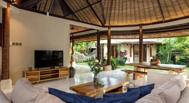 Villa Deluxe Kubu Cempaka Kuning