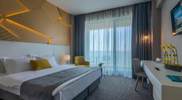 Двухместный номер Standard с балконом и с видом на озеро Nyota Hotel & Conference Center