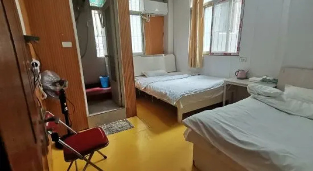 Zhongxing Hostel, Забронировать Хостел Хостелы Уханя, рядом с Пешеходная улица Цзянхань, Хостел